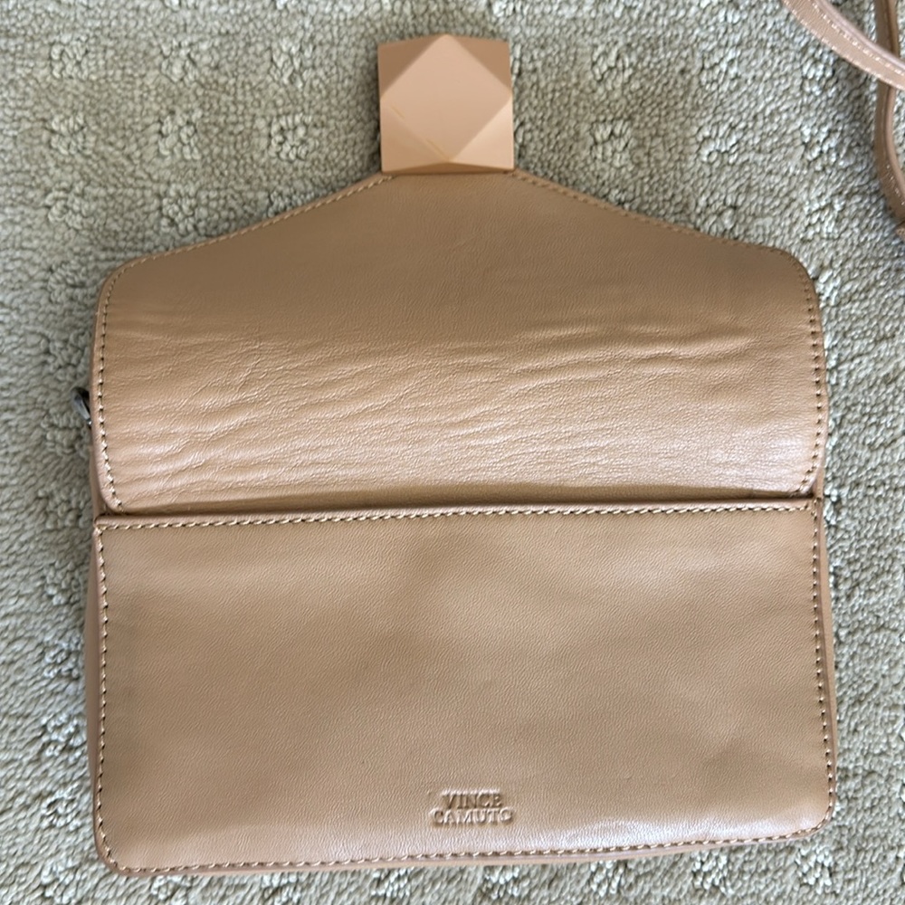 🤎 The perfect nude clutch that can also be a Crossbody bag. - Picture 5 of 5